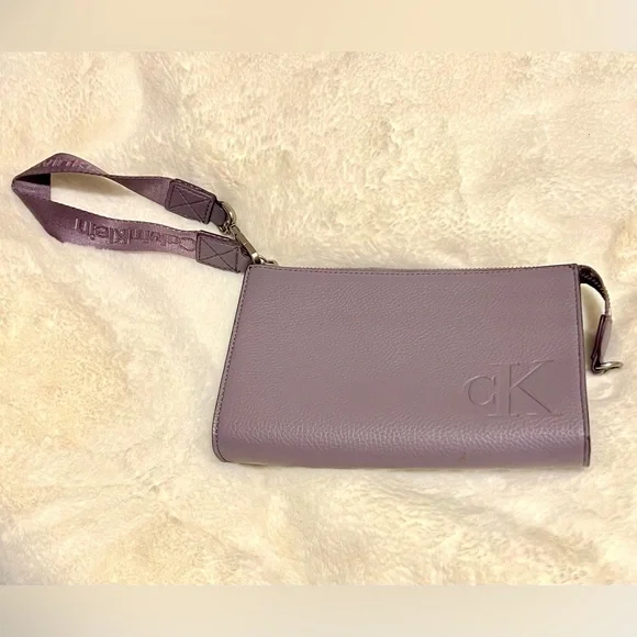 Calvin Klein CK Wristlet/Small Purse Lavender - Picture 4 of 5